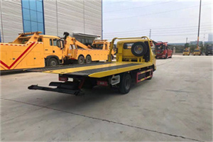 威信非事故拖车